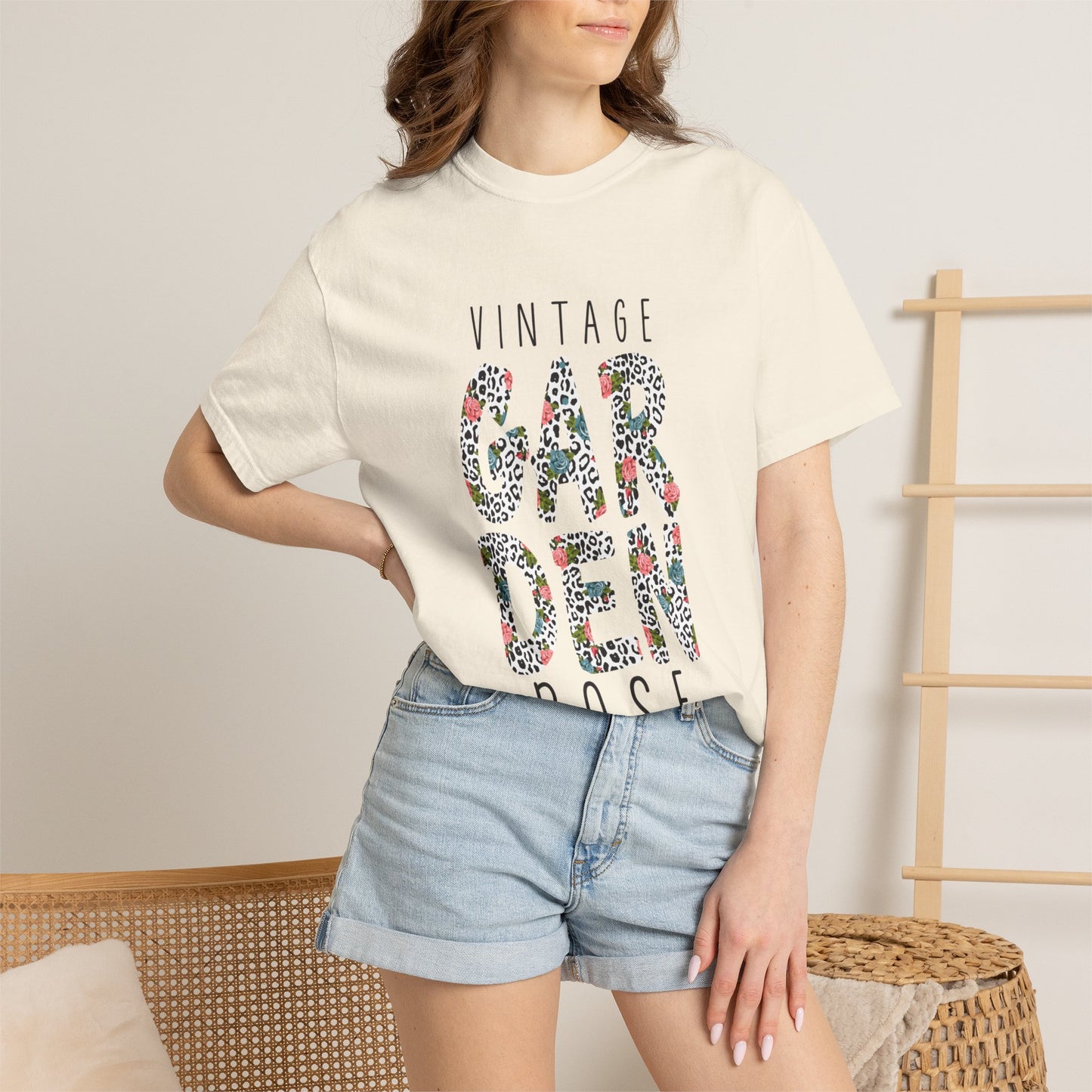 Vintage Garden Rose Heartwarming Lovely Trendy Tee Sweet Charismatic Beautiful Fragrance Happiness Unisex Heavy Cotton T-Shirt