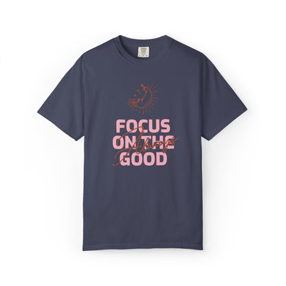 Focus on Good Trendy Tee Travel Addict Exploring Adventurous Tour Lover Tourist Journey Unisex Heavy Cotton T-Shirt