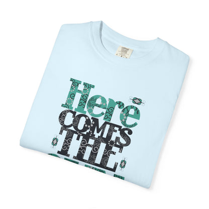 Here Comes The Sun Sunrise Beach Days Heartwarming Lovely Trendy Tee Adorable Warm Weather Unisex Heavy Cotton T-Shirt