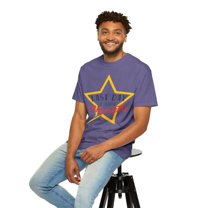 Last Day Of School Autographs Summer Break Goodbye Trendy Tee End-Of-Year Party Vacation Mode Unisex Heavy Cotton T-Shirt
