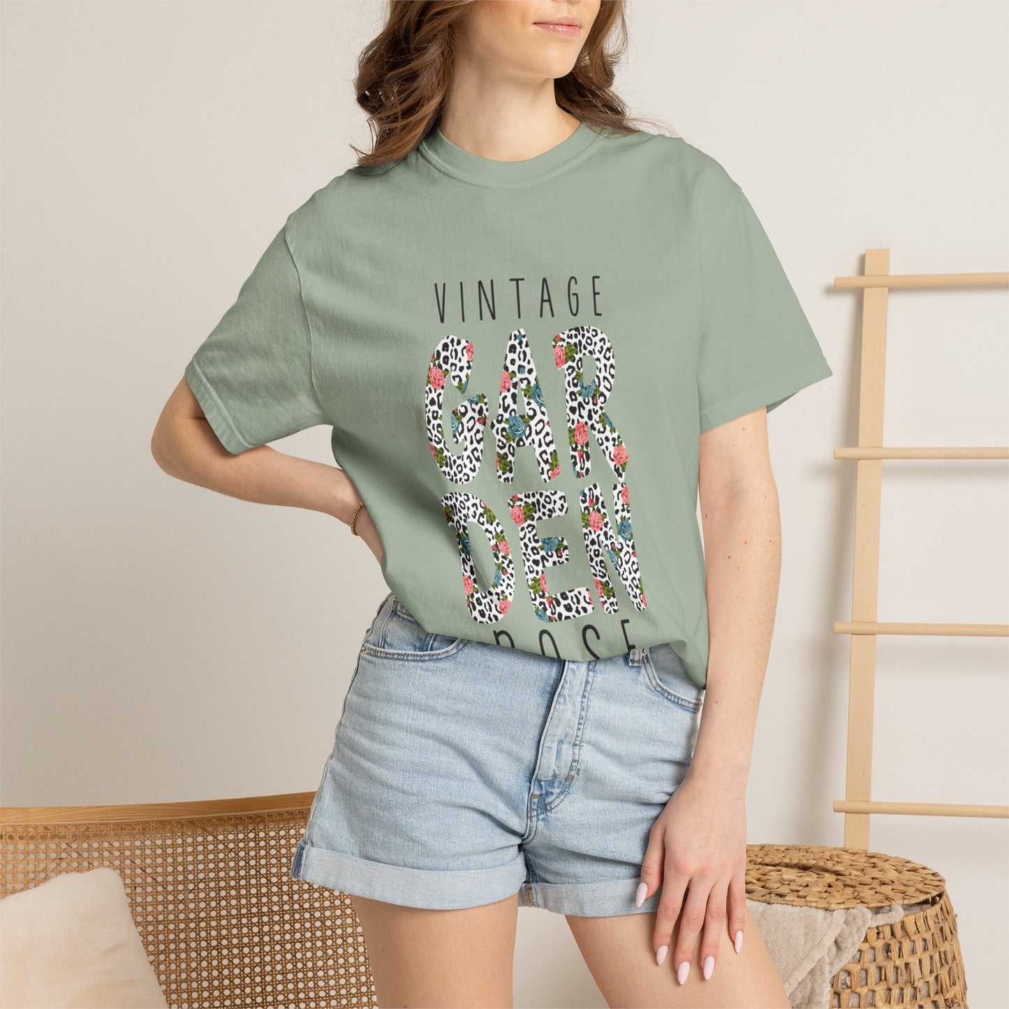 Vintage Garden Rose Heartwarming Lovely Trendy Tee Sweet Charismatic Beautiful Fragrance Happiness Unisex Heavy Cotton T-Shirt