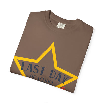 Last Day Of School Autographs Summer Break Goodbye Trendy Tee End-Of-Year Party Vacation Mode Unisex Heavy Cotton T-Shirt