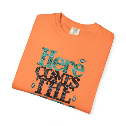 Here Comes The Sun Sunrise Beach Days Heartwarming Lovely Trendy Tee Adorable Warm Weather Unisex Heavy Cotton T-Shirt