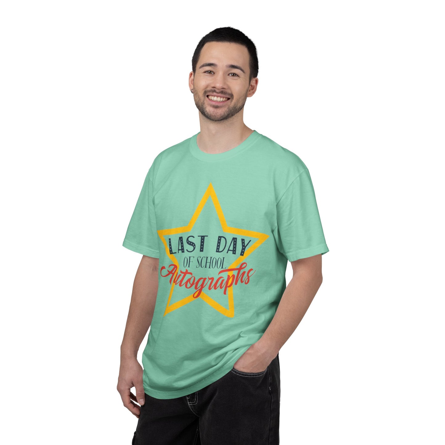 Last Day Of School Autographs Summer Break Goodbye Trendy Tee End-Of-Year Party Vacation Mode Unisex Heavy Cotton T-Shirt